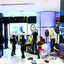 福建省零售業面臨深度調整，百貨服裝等業態轉型壓力加大